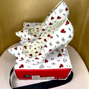 Aldo stessy heart pattern pumps 8.5